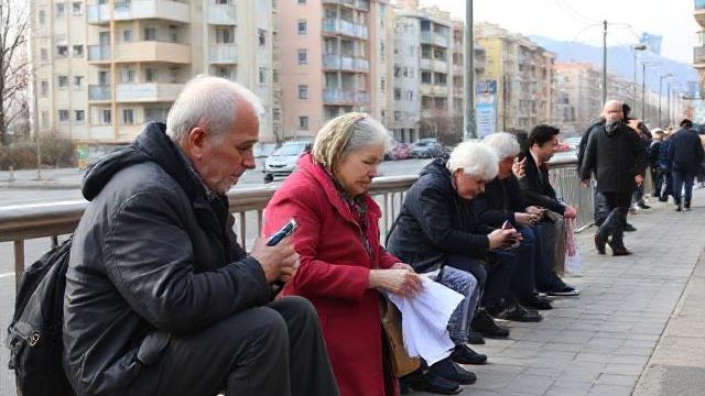 Vështirësia e pensionistëve përballë kostos së jetesës dhe roli i minimumit jetik