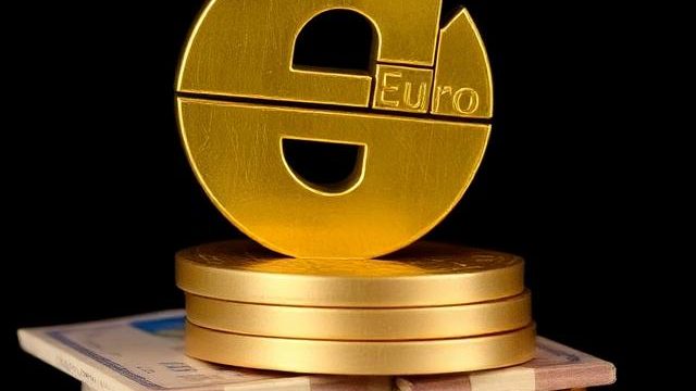 Kursimet në euro përballë forcimit të lekut